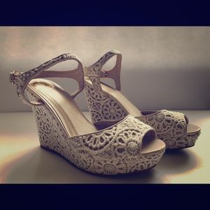 Fergalicious Ritzy Canvas Wedges Size 9